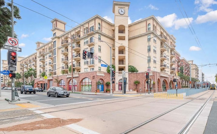 Pictures of Retail property located at 325 W Adams Blvd, Los Angeles, CA 90007 for lease - image #1