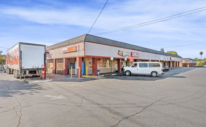 Pictures of Retail property located at 505 W Dakota Ave, Fresno, CA 93705 for lease - image #1