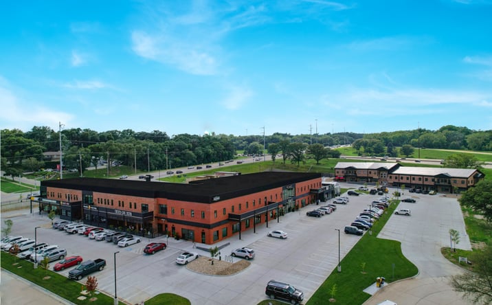 Pictures of Retail, Restaurant, Office property located at 909 S 107th Ave, Omaha, NE 68114 for lease - image #1