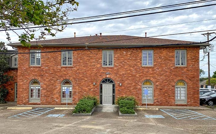 Pictures of Office property located at 401 Veterans Memorial Blvd, Metairie, LA 70005 for lease - image #1