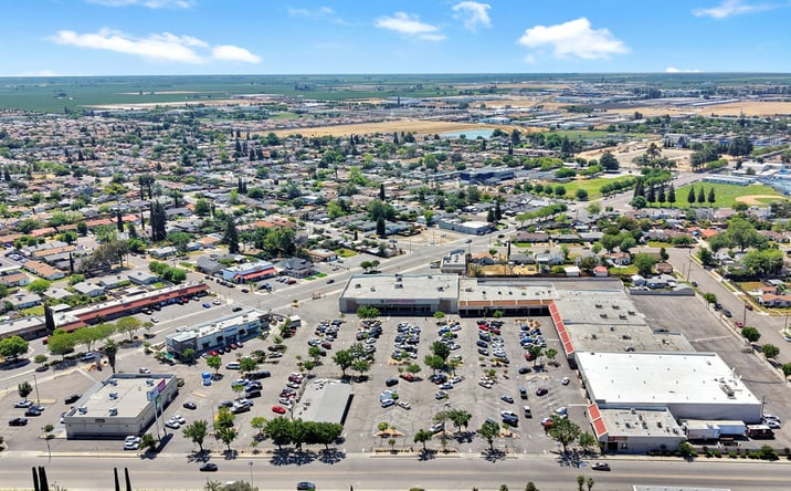 Pictures of Retail, Restaurant property located at 313 W Olive Ave, Madera, CA 93637 for lease - image #1