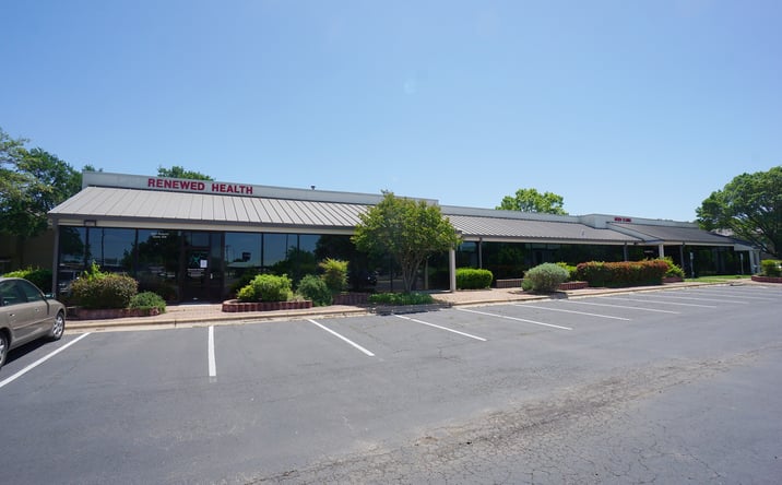 Pictures of Office, Retail property located at 894 Summit St, Round Rock, TX 78664 for lease - image #1