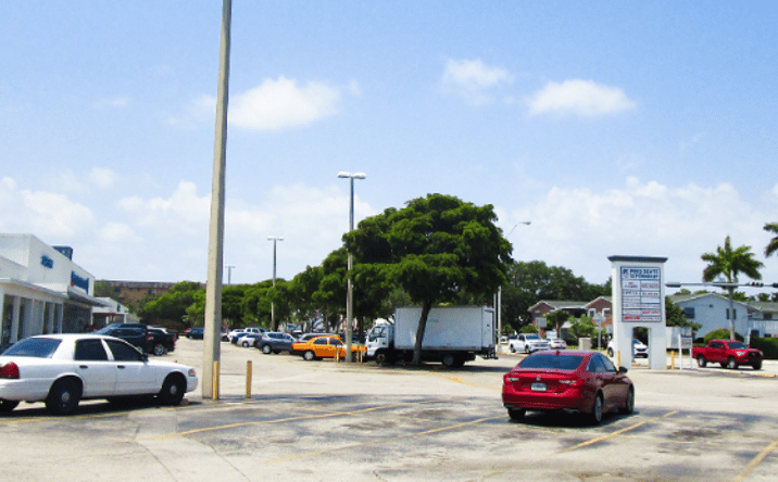 Pictures of Retail property located at 450 NE 125th St, North Miami, FL 33161 for lease - image #1