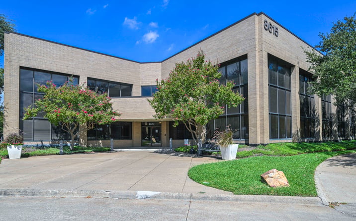 Pictures of Office property located at 8615 Freeport Parkway, Irving, TX 75063 for lease - image #1