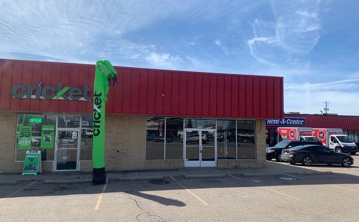 Pictures of Retail property located at 2128 Columbus Rd NE, Canton, OH 44705 for lease - image #1
