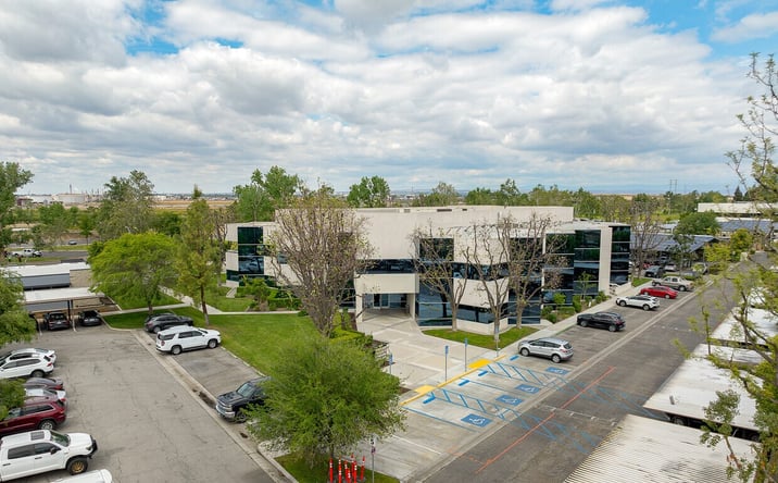Pictures of Office property located at 5701 Truxtun Ave, Bakersfield, CA 93309 for lease - image #1