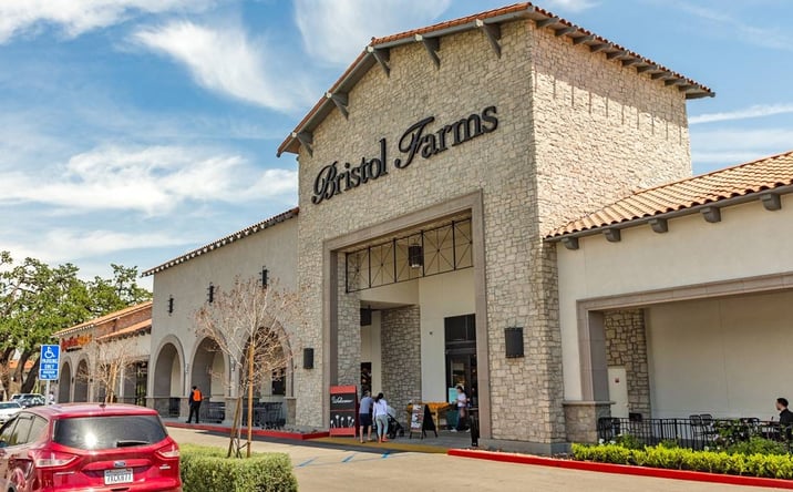 Pictures of Retail property located at 23335 Mulholland Drive, Woodland Hills, CA 91364 for lease - image #1