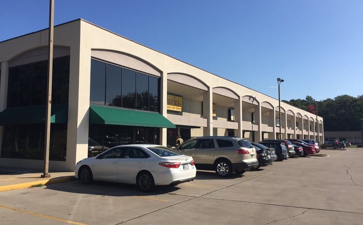 Pictures of Retail property located at 1900 Berry St, Elkhart, IN 46514 for lease - image #1