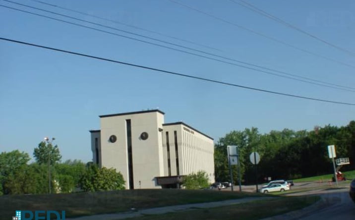 Pictures of Office property located at 2785 White Bear Ave N, Maplewood, MN 55109 for lease - image #1
