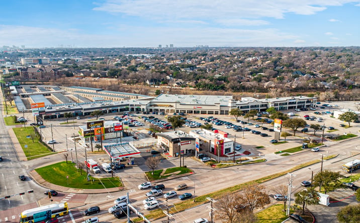 Pictures of Retail property located at 11613 N Central Expy, Dallas, TX 75243 for lease - image #1