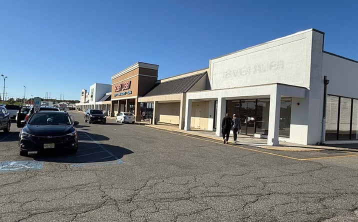 Pictures of Retail property located at 465 Route 46, Totowa, NJ 07512 for lease - image #1