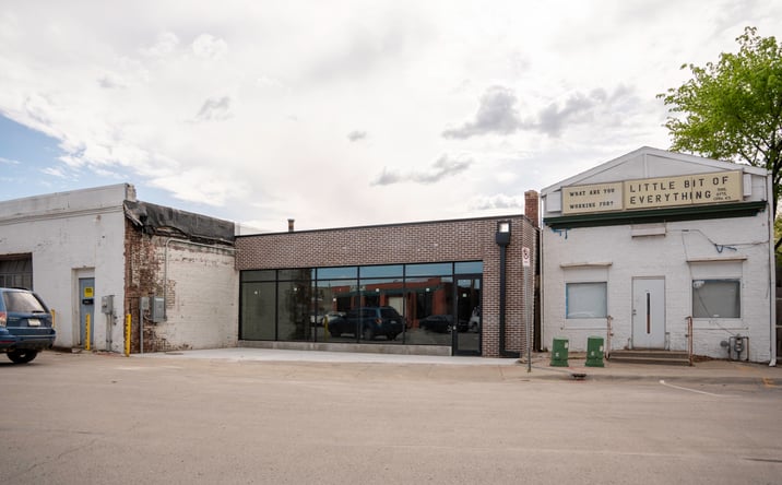 Pictures of Retail, Industrial property located at 6137 Military Ave, Omaha, NE 68104 for lease - image #1
