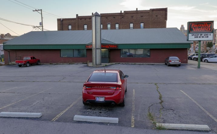 Pictures of Retail property located at 53 E Market St, Wabash, IN 46992 for lease - image #1
