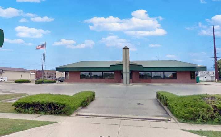 Pictures of Retail property located at 730 West St, Grinnell, IA 50112 for lease - image #1