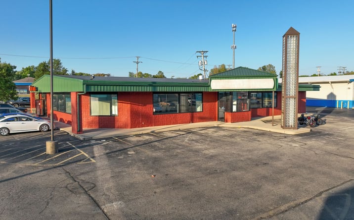 Pictures of Retail property located at 5390 Brandt Pike, Huber Hts, OH 45424 for lease - image #1