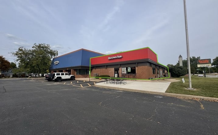 Pictures of Retail property located at 2701 W Lawrence Ave, Springfield, IL 62704 for lease - image #1