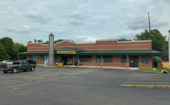 Pictures of Retail property located at 600 S Main St, Morton, IL 61550 for lease - image #1