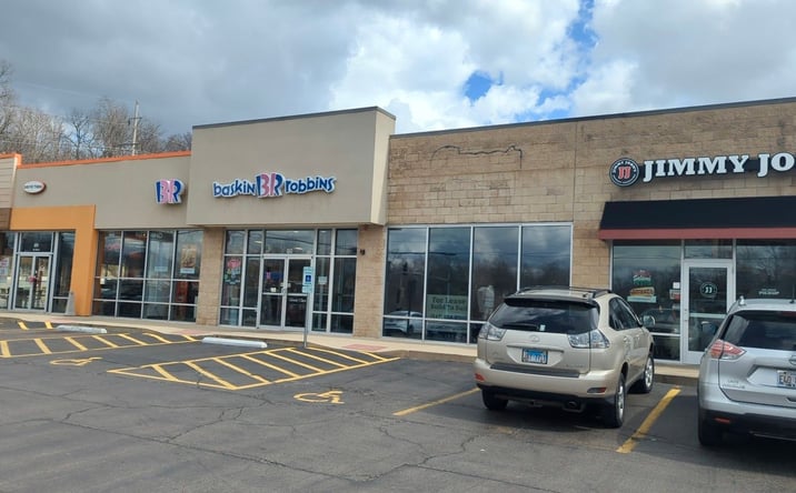 Pictures of Retail property located at 100 Chatham Rd, Springfield, IL 62704 for lease - image #1