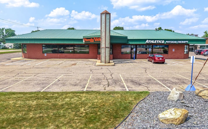 Pictures of Retail property located at 890 W Columbia Ave, Battle Creek, MI 49015 for lease - image #1