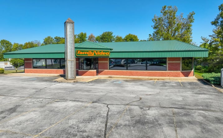 Pictures of Retail property located at 798 W Main St, Bellevue, OH 44811 for lease - image #1