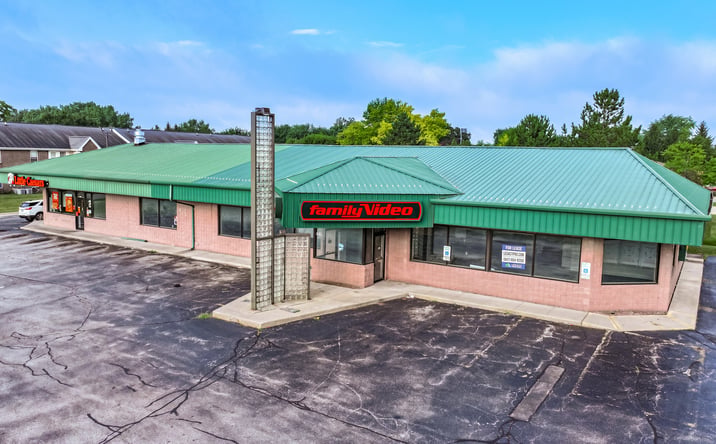 Pictures of Retail property located at 2210 N Cottage Ave, Bloomington, IL 61701 for lease - image #1