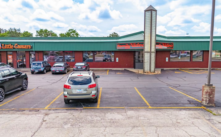 Pictures of Retail property located at 2715 Vermilion St, Danville, IL 61832 for lease - image #1
