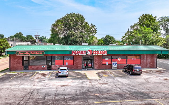 Pictures of Retail property located at 1609 W Main St, Belleville, IL 62220 for lease - image #1