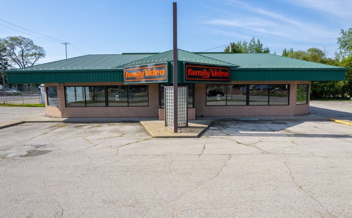 Pictures of Retail property located at 1201 E Salzburg Ave, Bay City, MI 48706 for lease - image #1