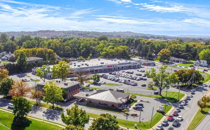 Pictures of Retail property located at 2424 Eastern Blvd, East York, PA 17402 for lease - image #1