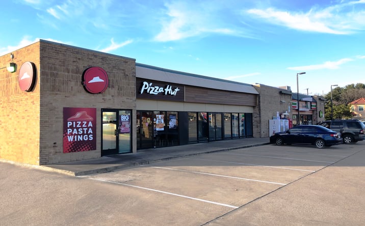 Pictures of Retail property located at 2302 W Green Oaks Blvd, Arlington, TX 76016 for lease - image #1