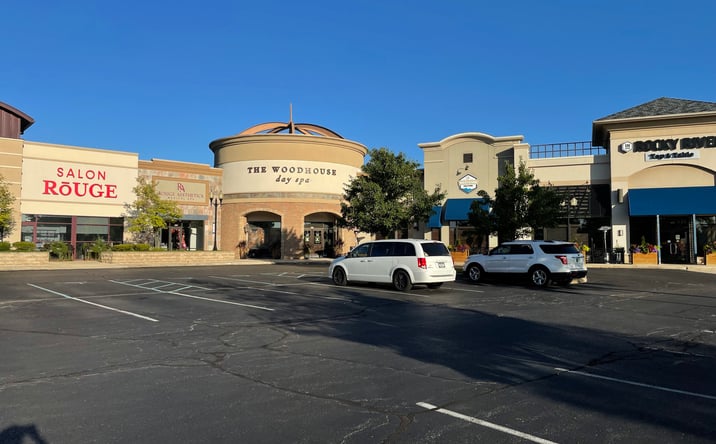 Pictures of Retail property located at 902-930 E University Dr, Granger, IN 46530 for lease - image #1