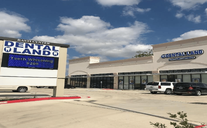 Pictures of Retail property located at 2525 Southmore Ave., Pasadena, TX 77502 for lease - image #1