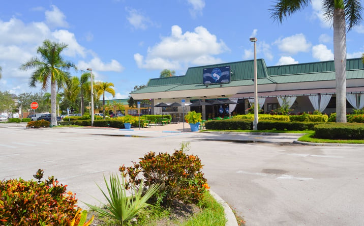 Pictures of Retail property located at 4207 Tamiami Trl E, Naples, FL 34112 for lease - image #1