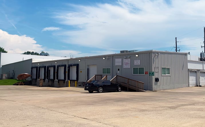 Pictures of Retail, Industrial property located at 142 Knobcrest, Houston, TX 77060 for lease - image #1