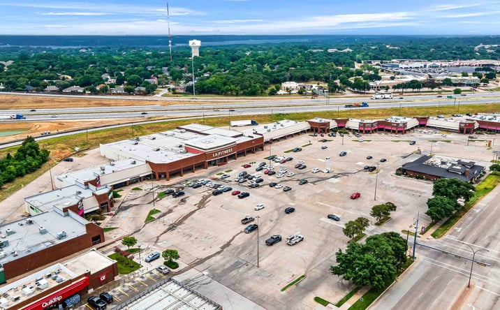 Pictures of Retail property located at 4700 Little Rd, Arlington, TX 76017 for lease - image #1
