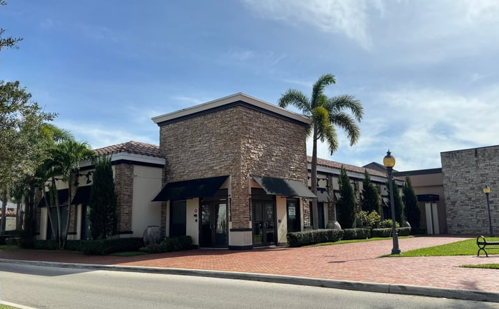 Pictures of Retail, Land, Restaurant property located at 15401 NW 67th Ave, Miami Lakes, FL 33014 for lease - image #1
