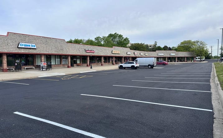 Pictures of Retail property located at 300 N Milwaukee Ave, Lake Villa, IL 60046 for lease - image #1