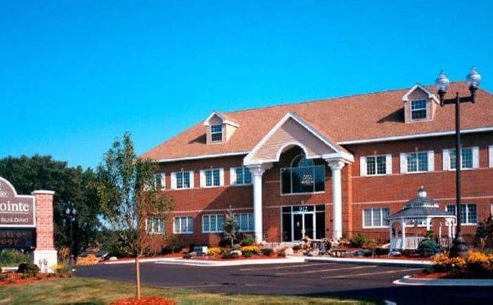 Pictures of Office property located at 912 W Northwest Hwy, Fox River Grove, IL 60010 for lease - image #1