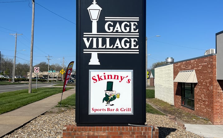Pictures of Retail property located at 4002 SW Huntoon St, Topeka, KS 66604 for lease - image #1
