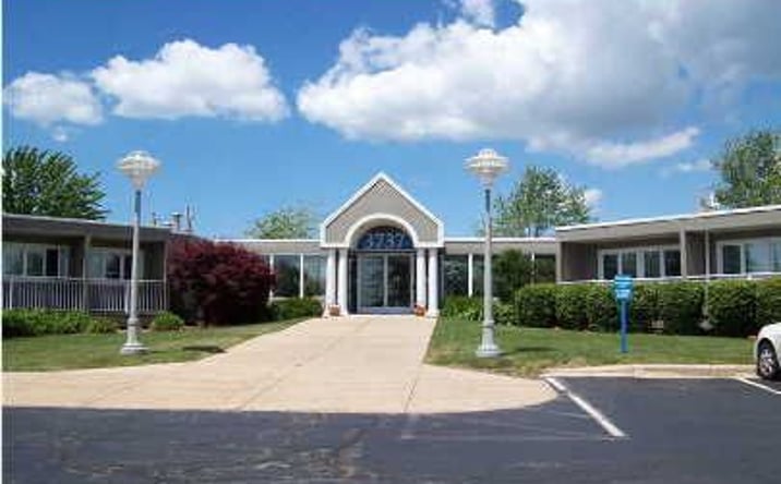 Pictures of Office property located at 3737 Lake Eastbrook Blvd SE, Grand Rapids, MI 49546 for lease - image #1