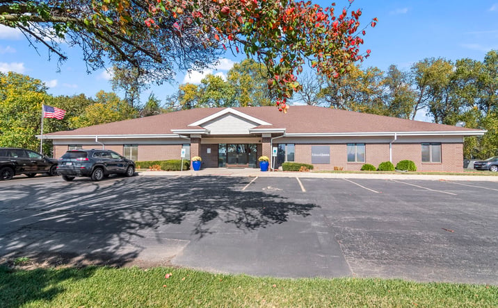 Pictures of Office property located at 2509 W Iles Ave, Springfield, IL 62704 for lease - image #1