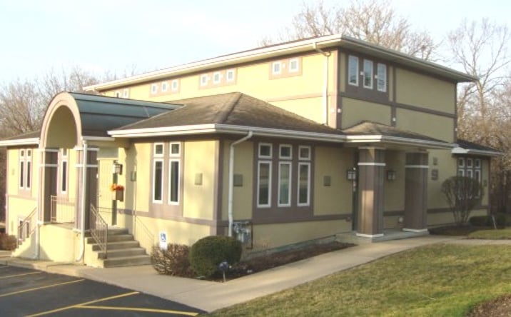 Pictures of Office property located at 219 W 55th St, Clarendon Hills, IL 60514 for lease - image #1