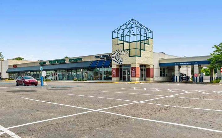 Pictures of Retail property located at 5838-5940 Middlebelt Road, Garden City, MI 48135 for lease - image #1