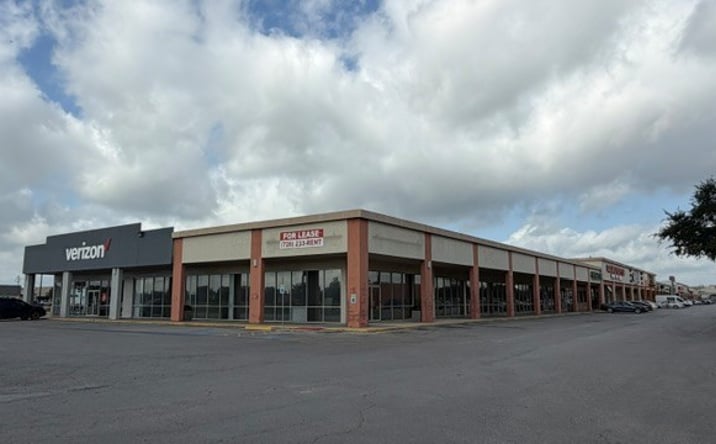 Pictures of Retail property located at 1357 E Court St, Seguin, TX 78155 for lease - image #1