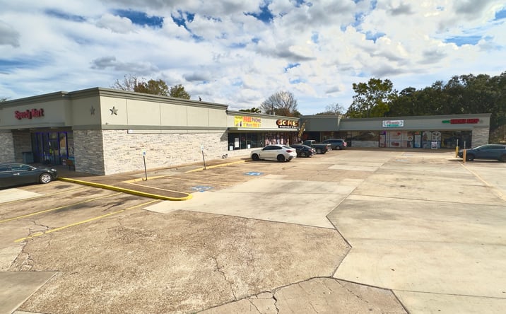 Pictures of Retail property located at 7433 Bissonnet St, Houston, TX 77074 for lease - image #1