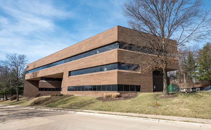 Pictures of Office property located at 12125 Woodcrest Executive Dr, St. Louis, MO 63141 for lease - image #1