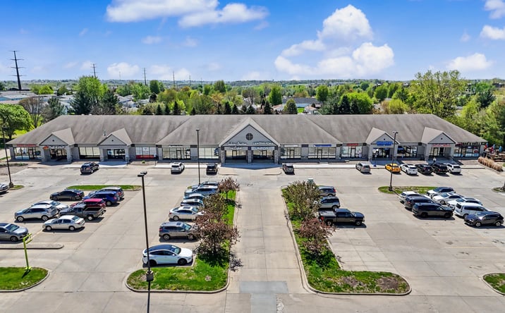 Pictures of Retail property located at 3160 8th St SW, Altoona, IA 50009 for lease - image #1