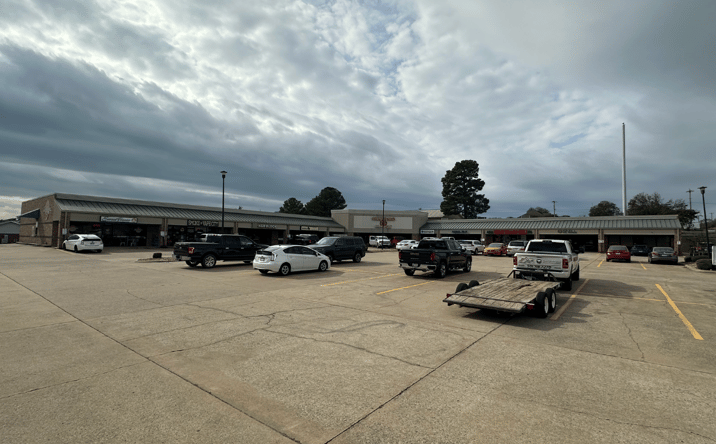 Pictures of Office property located at 2915 Dave Ward Dr, Conway, AR 72034 for lease - image #1