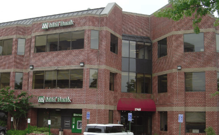 Pictures of Retail, Office property located at 1960 Gallows Rd, Vienna, VA 22182 for lease - image #1