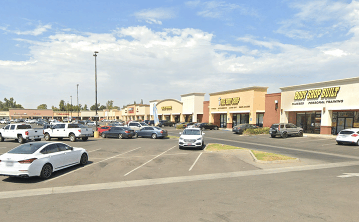 Pictures of Retail property located at 1104 N Lemoore Ave, Lemoore, CA 93245 for lease - image #1